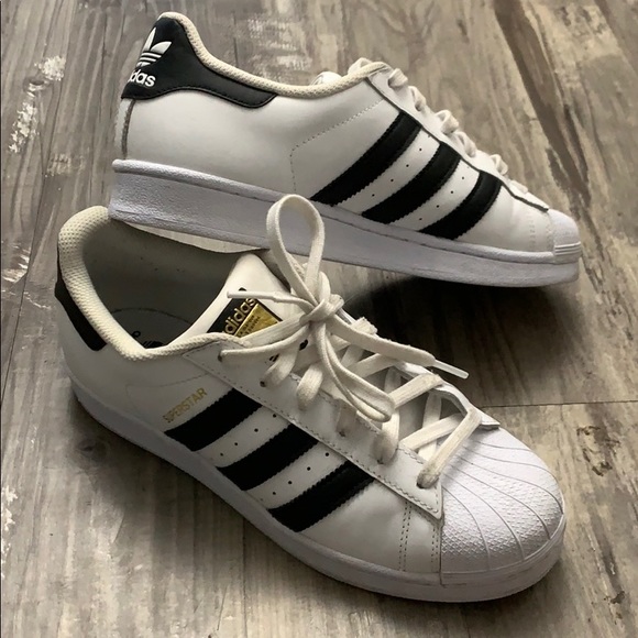 superstar black size 7
